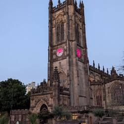 Eines der wenigen erhaltenen Gebäude sind die Kathedrale...