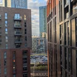 Unser Zimmer im 12. Stock ist perfekt für Trainspotter