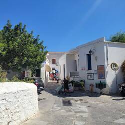 Lefkes was built on a cliffside.