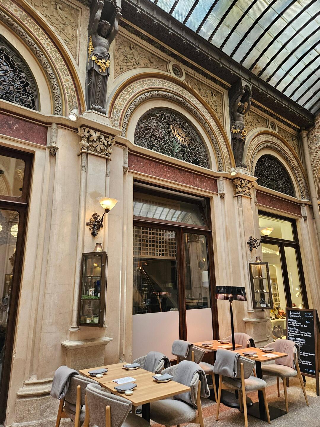 Durchgang Palais Ferstel