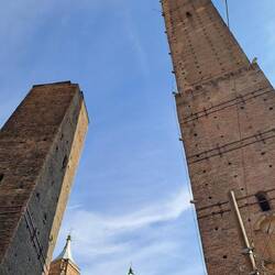 Fast so schief wie in Pisa!