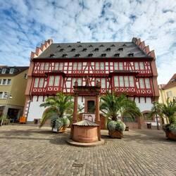 Der Gerechtigkeits-Brunnen am Altstädter Markt.