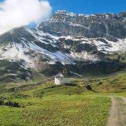 Auf dem Rückweg wieder bei der Kapelle vorbei.