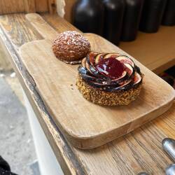 Pastry cream croquette and fig tart