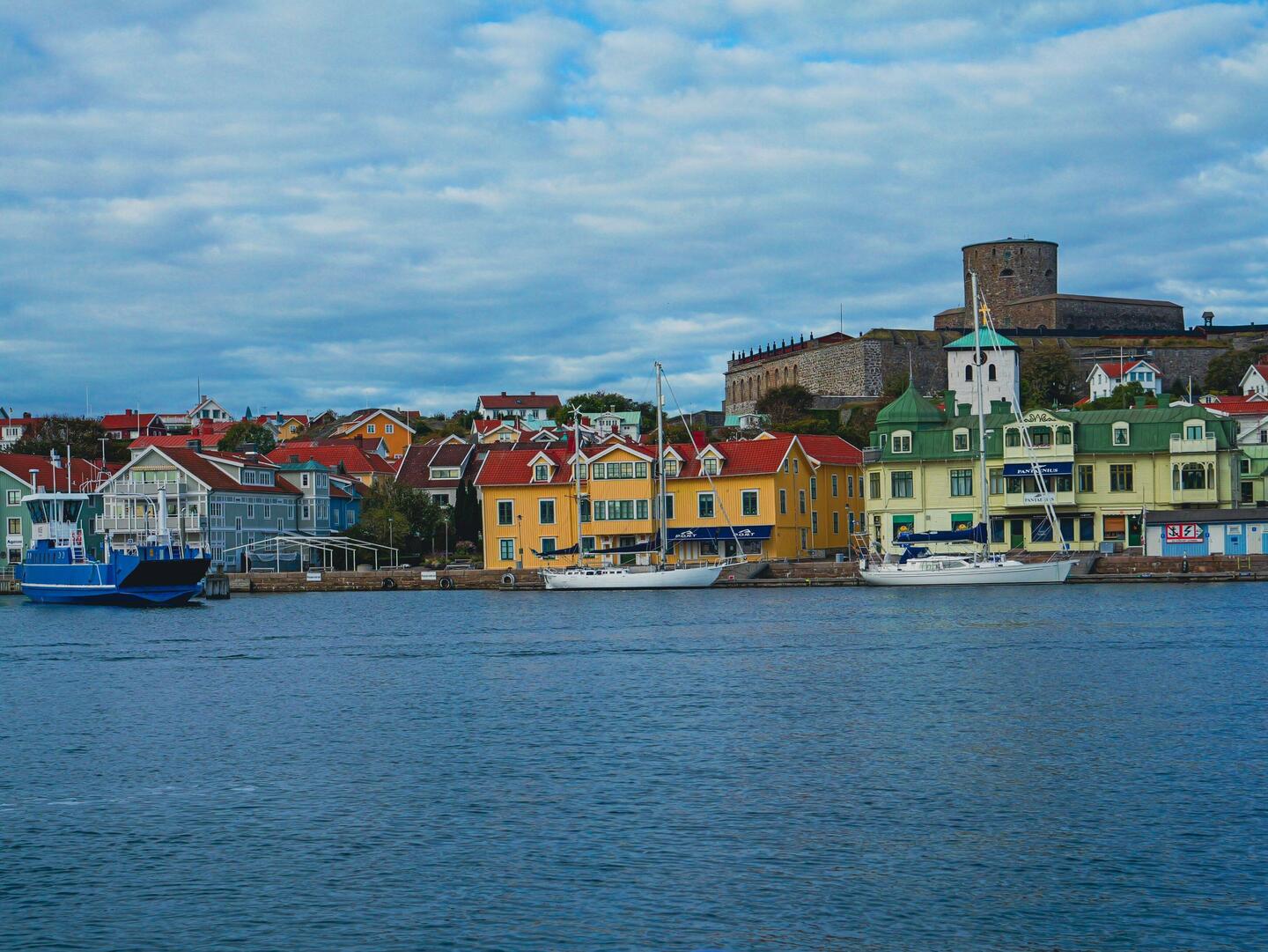 Blick nach Marstrand zur Carlsten Festning