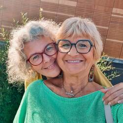 Pendant ce temps, Mo et Mimi trop heureuses de se retrouver ❤️