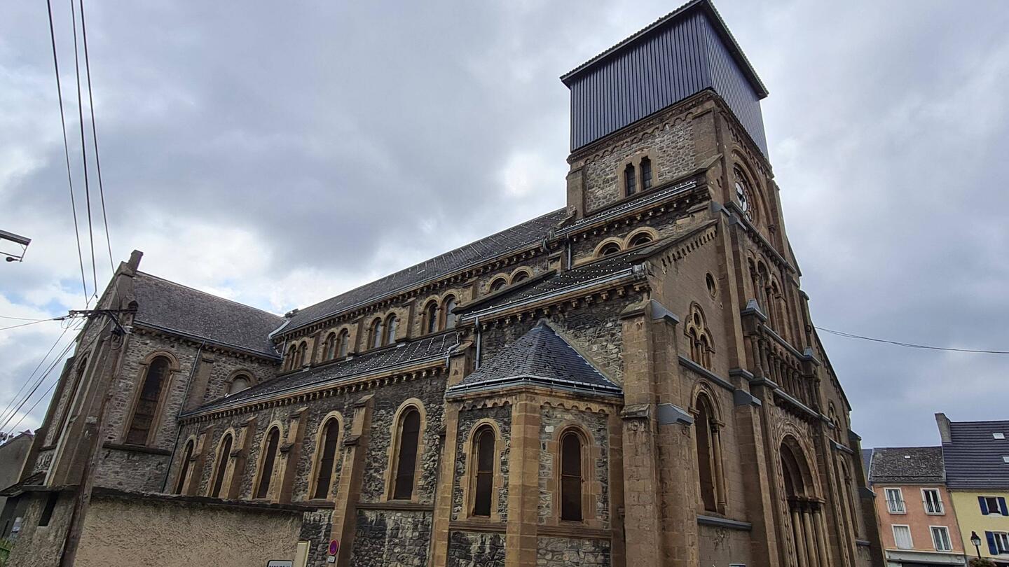 Graues Wetter - graue Kirche