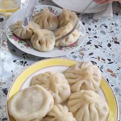 Khinkali in Fleisch und Austernpilzen mit Kardamom