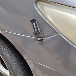 Die angeschnallten Stoßstangen.