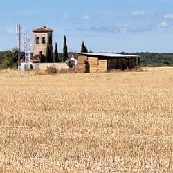 ... era en realidad un granero y un palomar...