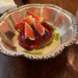 Fig on olive oil cake