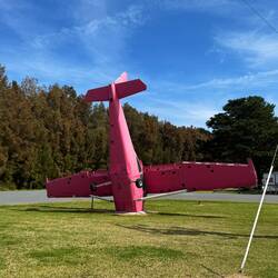 Cessna light aircraft roadside attraction at Coila service station.