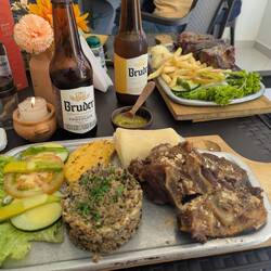 Ziegenfleisch der Region.