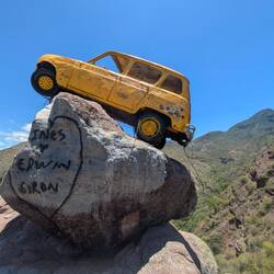 Renault 4 ein Wahrzeichen der Bergstrecke nach Zapatoca.