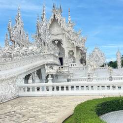 Walkway across from birth to death