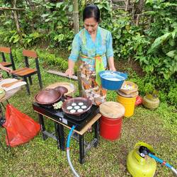 Frisch zubereitete Cookies aus Blättern