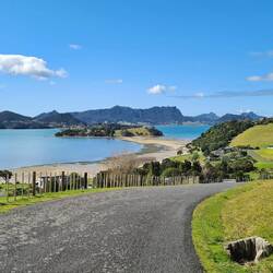 Weg zum Strand mit der Insel