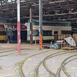 die alten Doppelstockstraßenbahnen untergebracht sind. Leider out of service