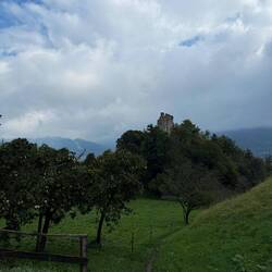 ...der Weg führen nach Pfäfers und die Ruine Wartenstein...