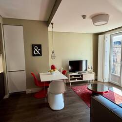 🏠 Urban Chic mit Azulejo-Ausblick – mein perfektes Zuhause auf Zeit
