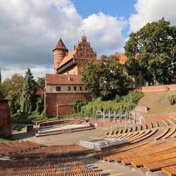 Amphitheater mit Burg Allenstein