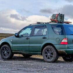 This is the regular set-up with spare gas tanks, shovel and board on the roof rack.