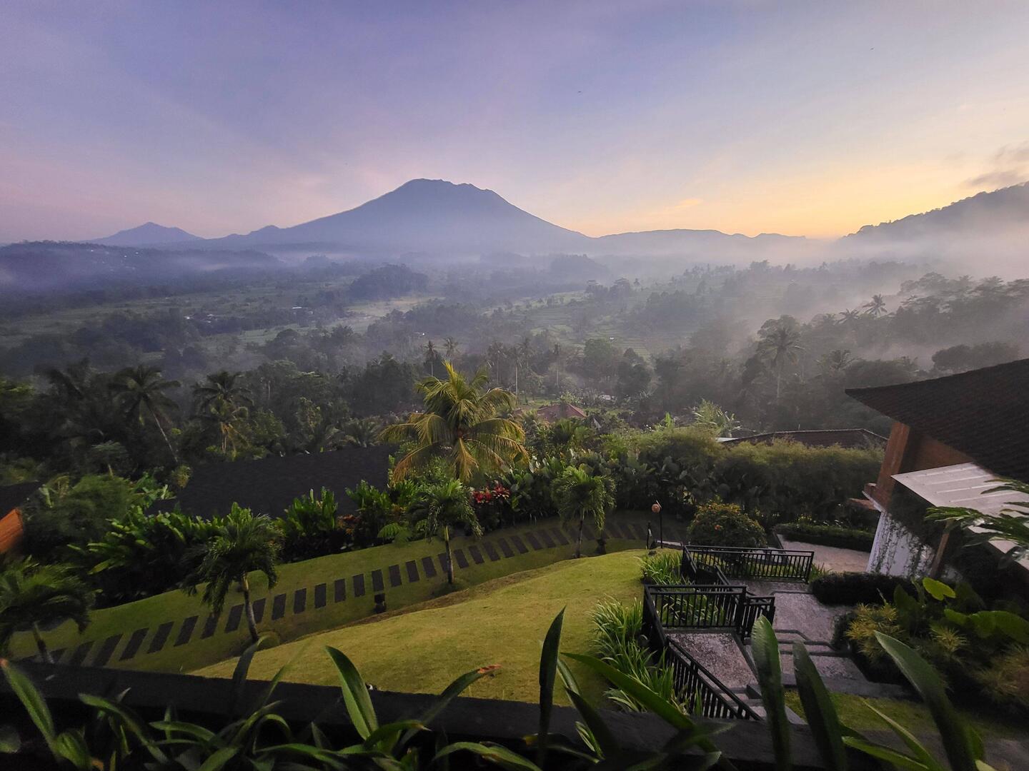 ENDLICH SIEHT MAN DEN VULKAN