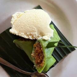 Radar Gulung with Ice Cream