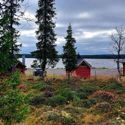 Auf der Strecke nach Abisko mehrere ausgestattete Parkplätze