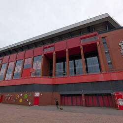 ...zum Anfield-Stadion
