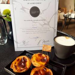 Zertifiziert: offizieller Pastel-de-Nata-Meister – Cappuccino inklusive