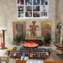 Loved this wall of saints and peace makers. 🕊️