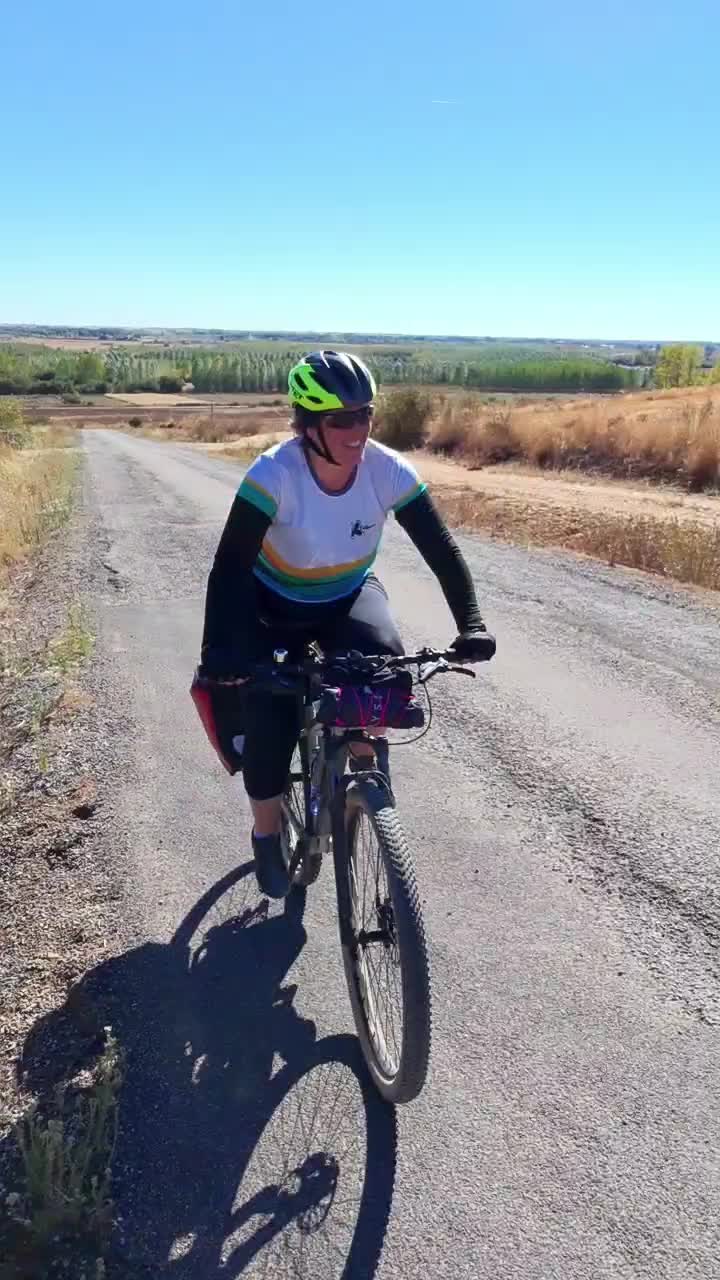 Como compañía no tengo, con el dron me entretengo.