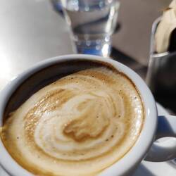 Endlich im Süden... Kaffee im Times
