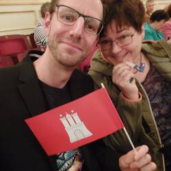 Prom's Night mit Fähnchen, Tröten ...