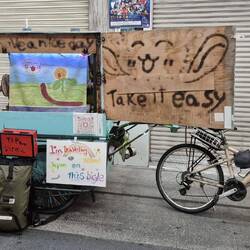 Ein japanischer Radreisender mit Unterhaltungswert