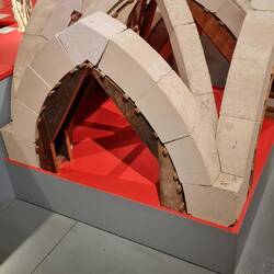 Hier wurde erklärt, wie die Bögen hergestellt wurden