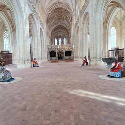 Die Kirche in Richtung Altar