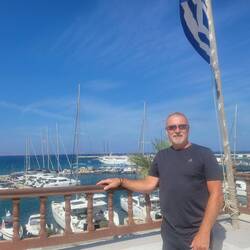 Most of the boats were for hire.