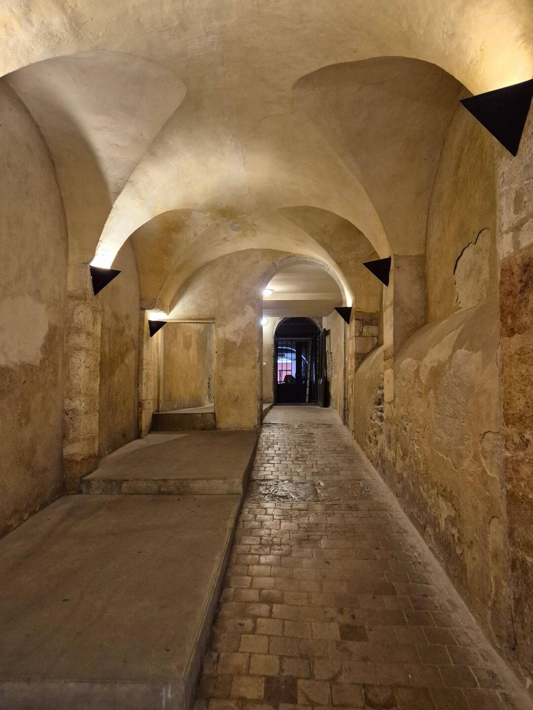The Long Traboule, a secret passageway between streets