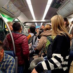 Rappelvolle S Bahn dank Oktoberfest