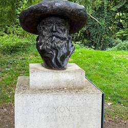 Sculpture of Claude Monet