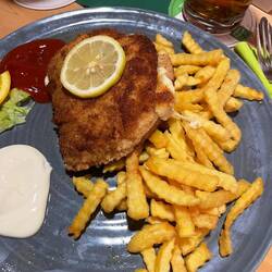 Gordon Bleu für Conny 😋. Bei Simone gab's leckere Kässpätzle 🤩