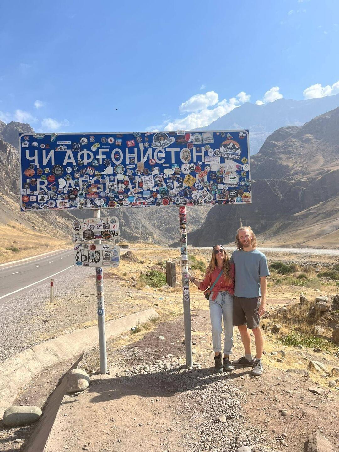 Afghanistan border sign