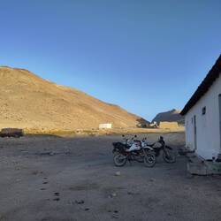 Some soldiers make us understand to stay at this shack for the night, next to the checkpoint