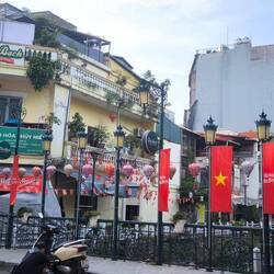 eine von zwei Brücken, die die kleine Insel mit dem Festland verbindet