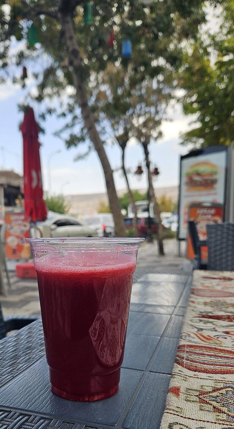 Täglich Granatapfel.