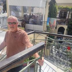 Taverns in Melanes.