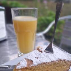 Desayunando antes de encarar la subida mayor
