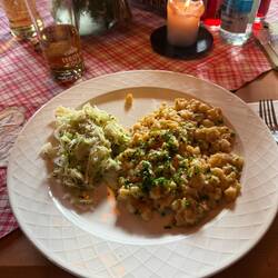 Nach dem Erlegen der Gemsen, ging's an den Herd und dann die Kasspatzen auf den Teller.